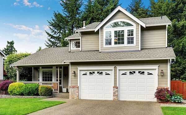 The Pros and Cons of Using a Mortgage Broker